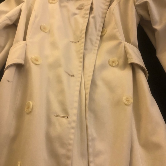 Vintage long yellow/off white trench coat with buttons  & belt for waist/wrists - Picture 3 of 6